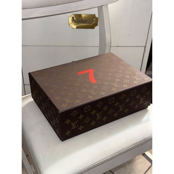 Louis Vuitton SS22 Show Invitation Beer Pong Cup & Ball Game- LT3260 - Picture 2 of 9